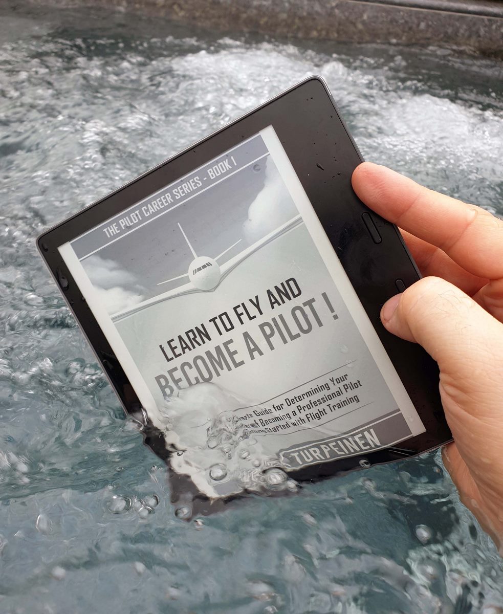 Kindle Oasis in Hot Tub